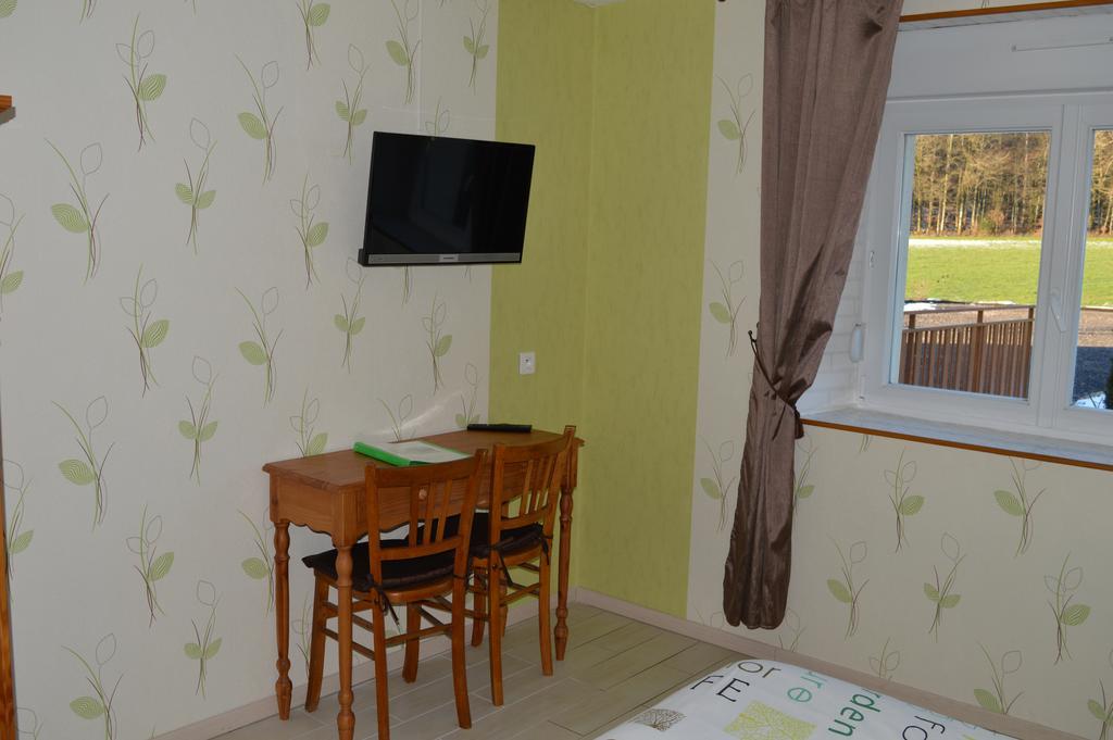 Chambres et table d'hôtes La Trottelée Bellefontaine  Habitación foto